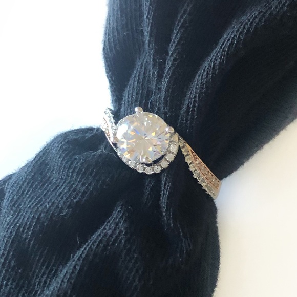 NEW CZ 925 STERLING SILVER ROUND CUT SIZE 7 RING - Picture 3 of 4